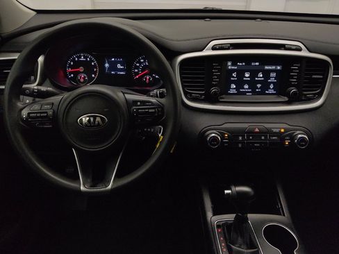 Used 2018 Kia Sorento FWD image 22
