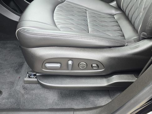 Used 2023 Buick Enclave Avenir w/ Avenir Technology Package image 23