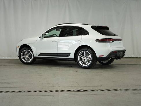 Certified 2025 Porsche Macan image 3