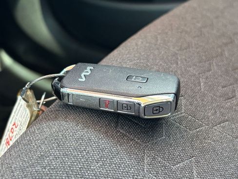 Used 2025 Kia Seltos S image 22