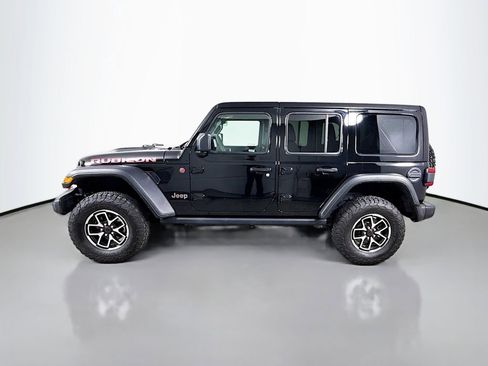 Used 2025 Jeep Wrangler Unlimited Rubicon AWD/4WD image 4