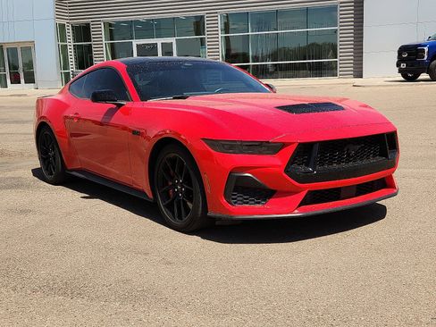 Used 2024 Ford Mustang GT RWD image 4