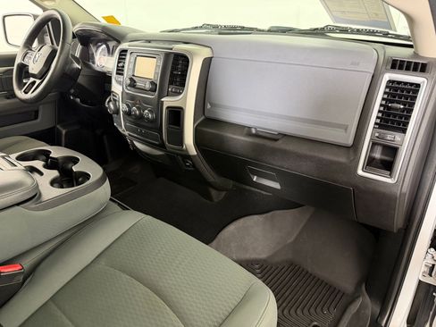 Used 2019 RAM 1500 Classic SLT RWD image 24