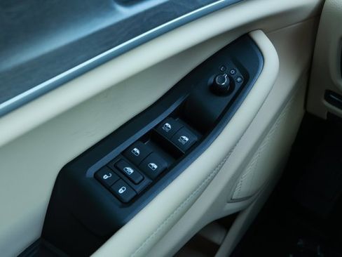 New 2025 Jeep Grand Cherokee Limited w/ Black Appearance Package AWD/4WD image 23