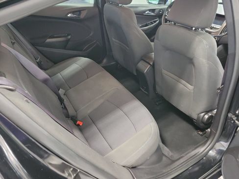 Used 2017 Chevrolet Cruze LT FWD image 17