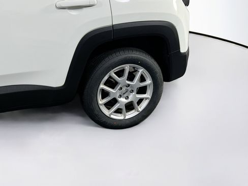 Used 2022 Jeep Renegade Latitude w/ Convenience Group image 29