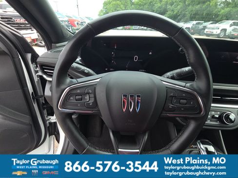 Used 2025 Buick Envista Preferred w/ Convenience I Package FWD image 17