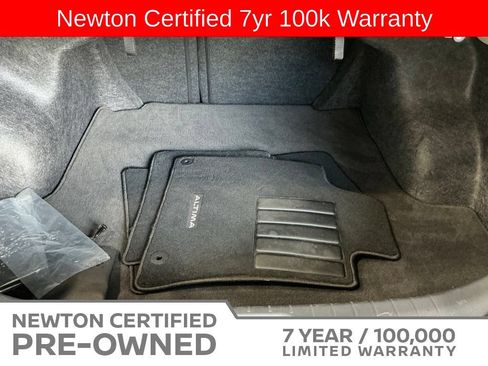 Used 2025 Nissan Altima 2.5 SV FWD image 19