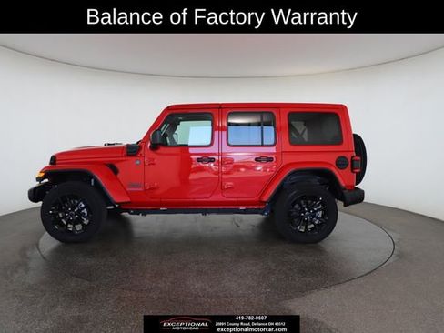 Used 2025 Jeep Wrangler Unlimited Sahara w/ Safety Group image 7