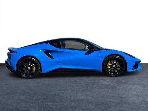 Used 2025 Lotus Emira RWD image 8
