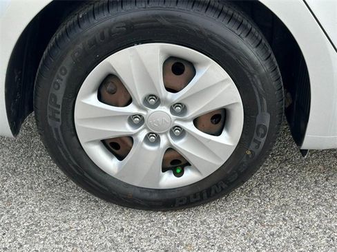 Used 2017 Kia Forte LX image 6