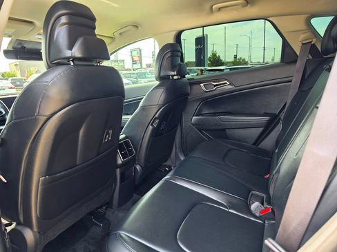 Certified 2023 Kia Sportage EX AWD/4WD image 12