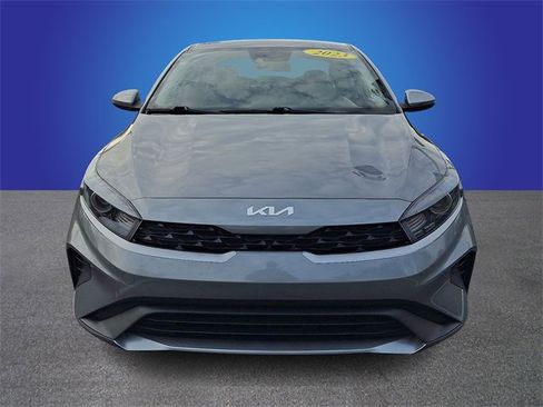 Used 2023 Kia Forte LXS w/ LXS Technology Package image 2