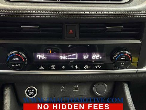 Used 2023 Nissan Rogue SV image 34