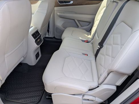 Used 2025 Volkswagen Atlas SE w/ Panoramic Sunroof Package AWD/4WD image 28