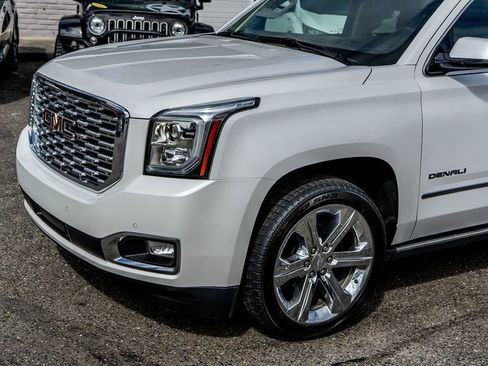 Used 2020 GMC Yukon Denali w/ Denali Ultimate Package AWD/4WD image 11