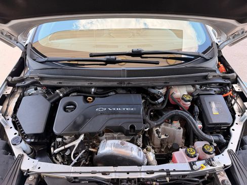 Used 2017 Chevrolet Volt LT w/ Comfort Package FWD image 39