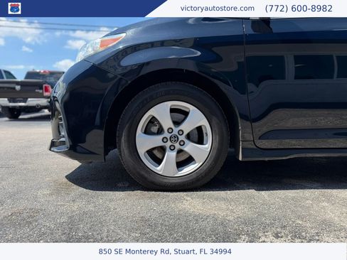 Used 2019 Toyota Sienna LE FWD image 36
