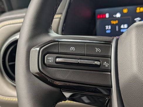 New 2026 Chevrolet Colorado ZR2 w/ Technology Package AWD/4WD image 19