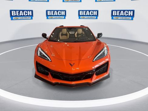 Used 2025 Chevrolet Corvette Z06 RWD image 4