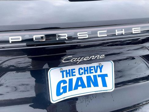 Used 2019 Porsche Cayenne image 25