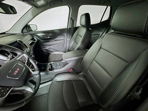 Used 2024 GMC Terrain SLT image 11