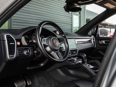 Used 2019 Porsche Cayenne S AWD/4WD image 4