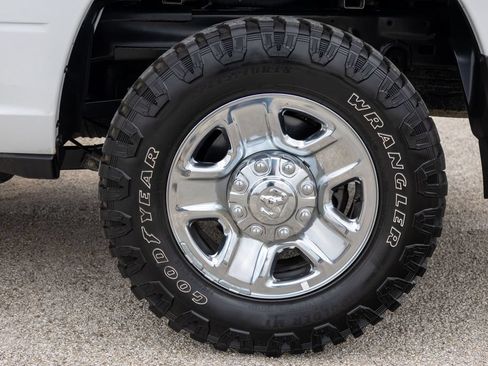 Used 2022 RAM 2500 Tradesman w/ Chrome Appearance Group RWD image 24