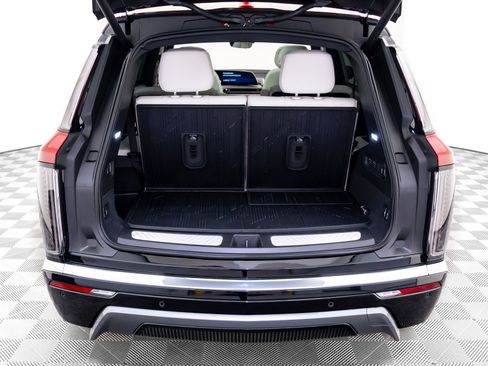 New 2026 Cadillac Vistiq Luxury w/ LPO, Floor Liner Package image 32