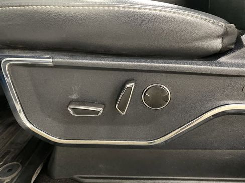 Used 2021 Ford F150 Lariat w/ Max Trailer Tow Package image 14