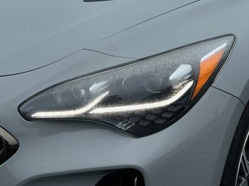 Used 2019 Kia Stinger GT2 AWD/4WD image 2