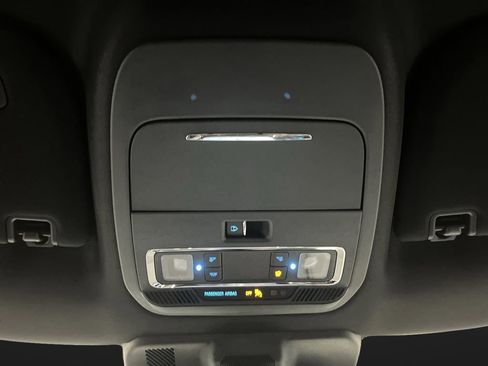 Used 2022 Ford F150 Lightning Lariat image 27