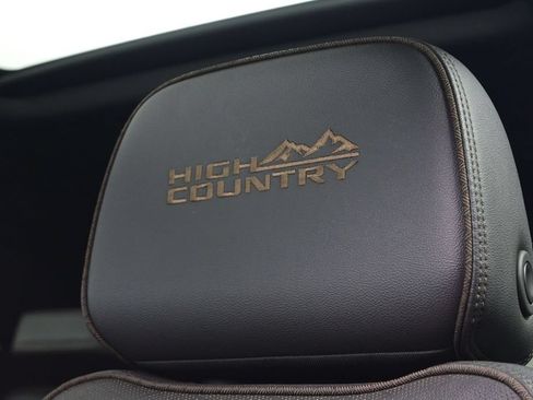Used 2022 Chevrolet Tahoe High Country w/ Premium Package 2 AWD/4WD image 28