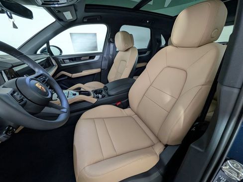 New 2026 Porsche Cayenne AWD/4WD image 5