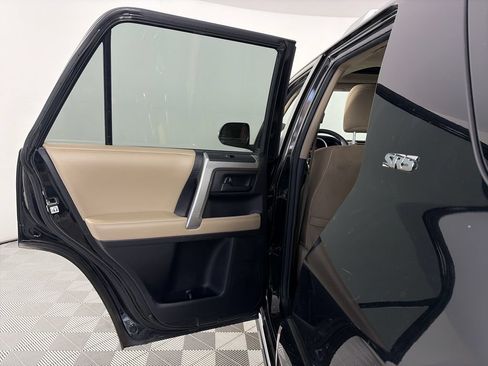 Used 2013 Toyota 4Runner SR5 w/ Convenience Pkg AWD/4WD image 12