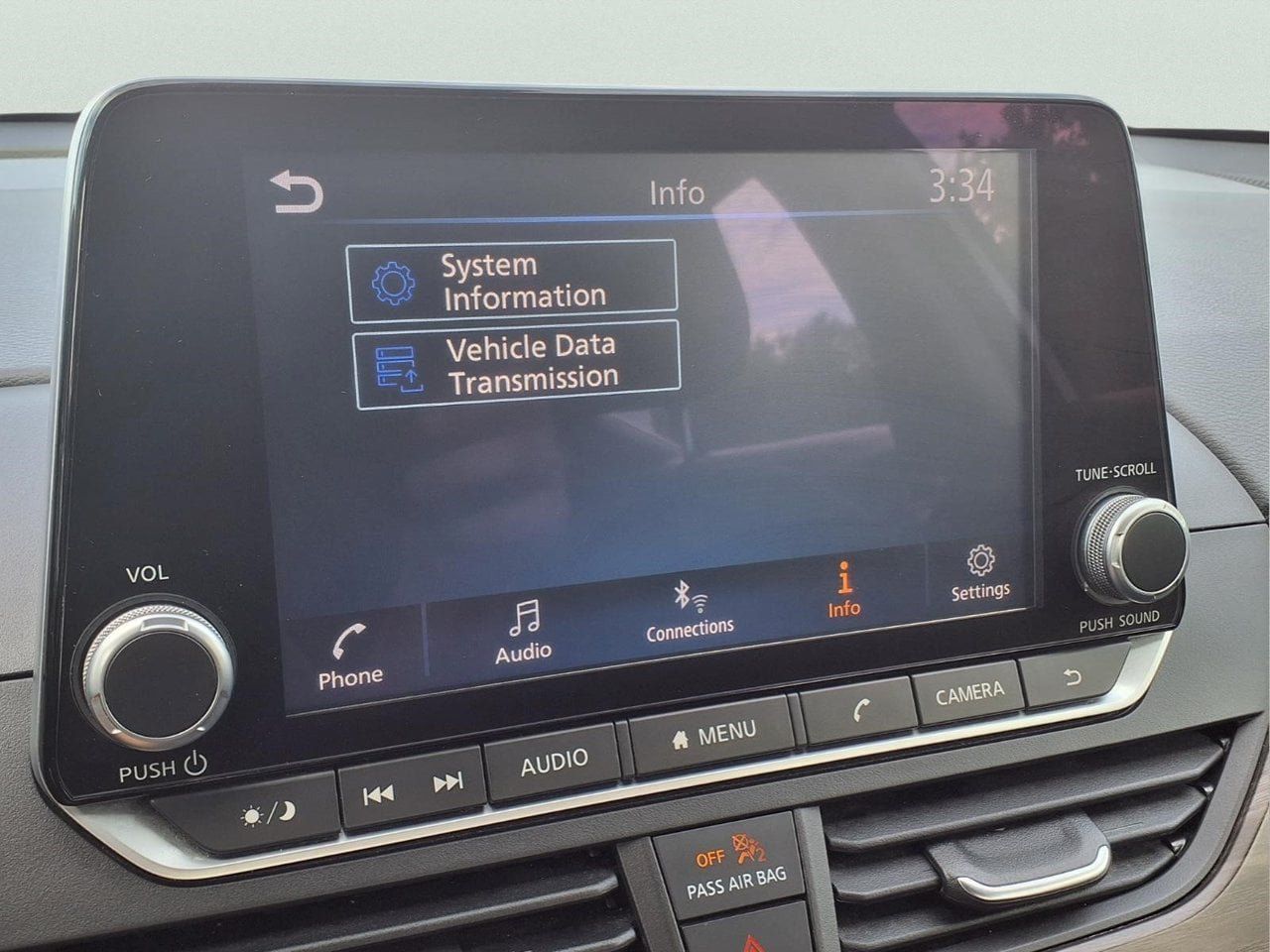 Used 2024 Nissan Altima 2.5 SV FWD image 25
