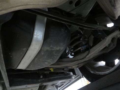 Used 2002 Cadillac De Ville DTS w/ Premium Equipment Pkg image 26