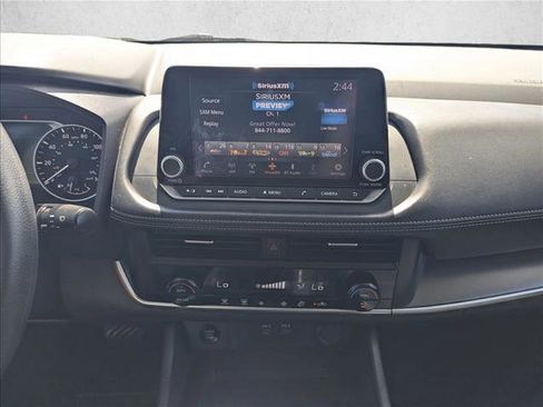 Used 2024 Nissan Rogue SV image 14