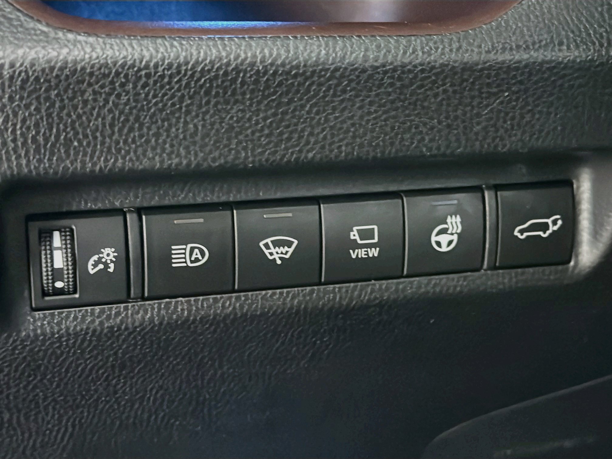 Used 2020 Toyota RAV4 Limited AWD/4WD image 16