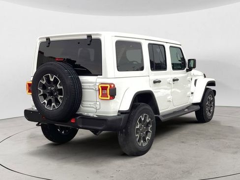 New 2026 Jeep Wrangler Unlimited Sahara AWD/4WD image 6