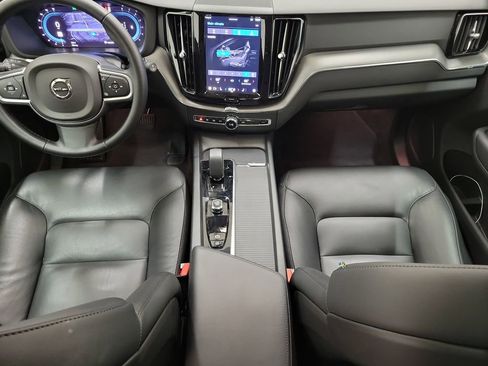 Used 2025 Volvo XC60 B5 Core image 16