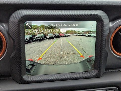 Used 2023 Jeep Gladiator Mojave w/ Cold Weather Group image 19