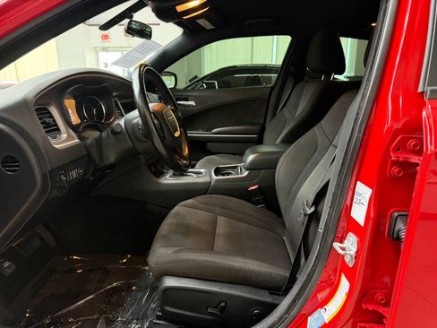 Used 2022 Dodge Charger SXT RWD image 11