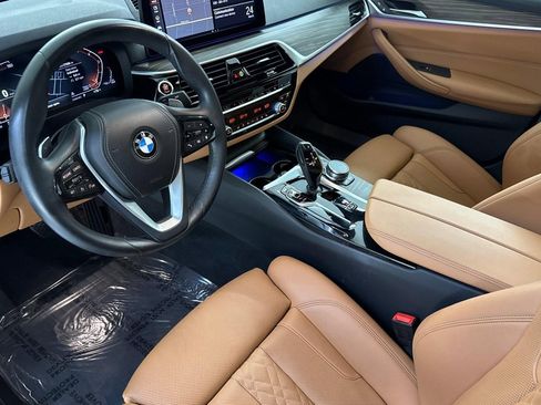 Certified 2023 BMW 530i w/ Convenience Package image 4
