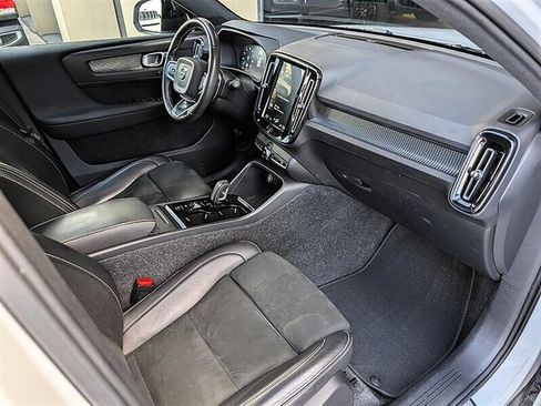 Used 2019 Volvo XC40 T5 R-Design AWD/4WD image 4
