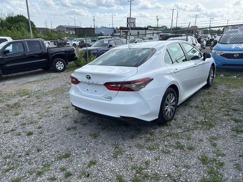 Used 2022 Toyota Camry LE image 3