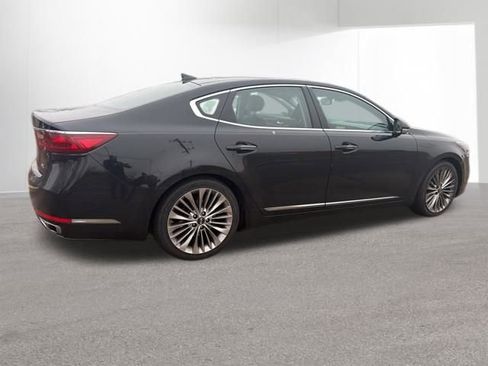 Used 2019 Kia Cadenza Limited image 24
