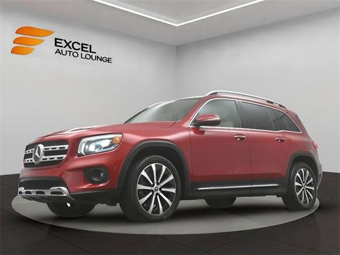 Used 2020 Mercedes-Benz GLB 250 w/ Premium Package image 34