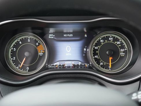 Used 2023 Jeep Cherokee Altitude Lux AWD/4WD image 18