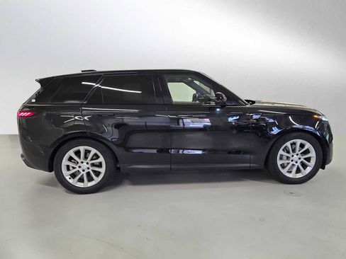 Used 2025 Land Rover Range Rover Sport SE AWD/4WD image 6